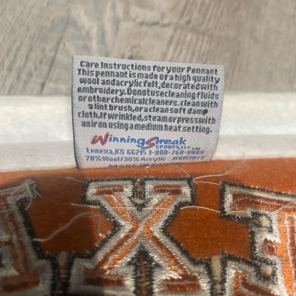 Texas Longhorns NCAA Winning Streak Embroidered Heritage Banner - Picture 5 of 5
